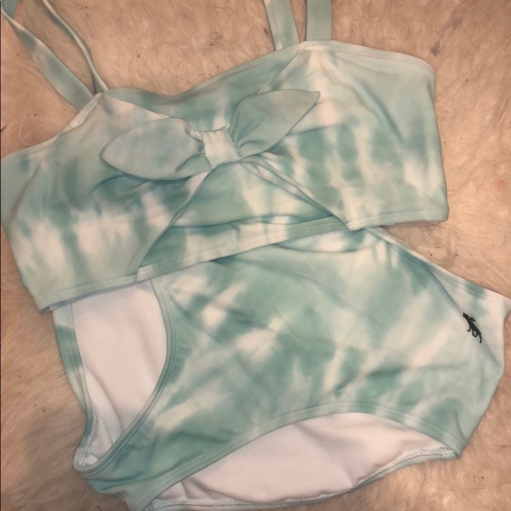 Bathing suit